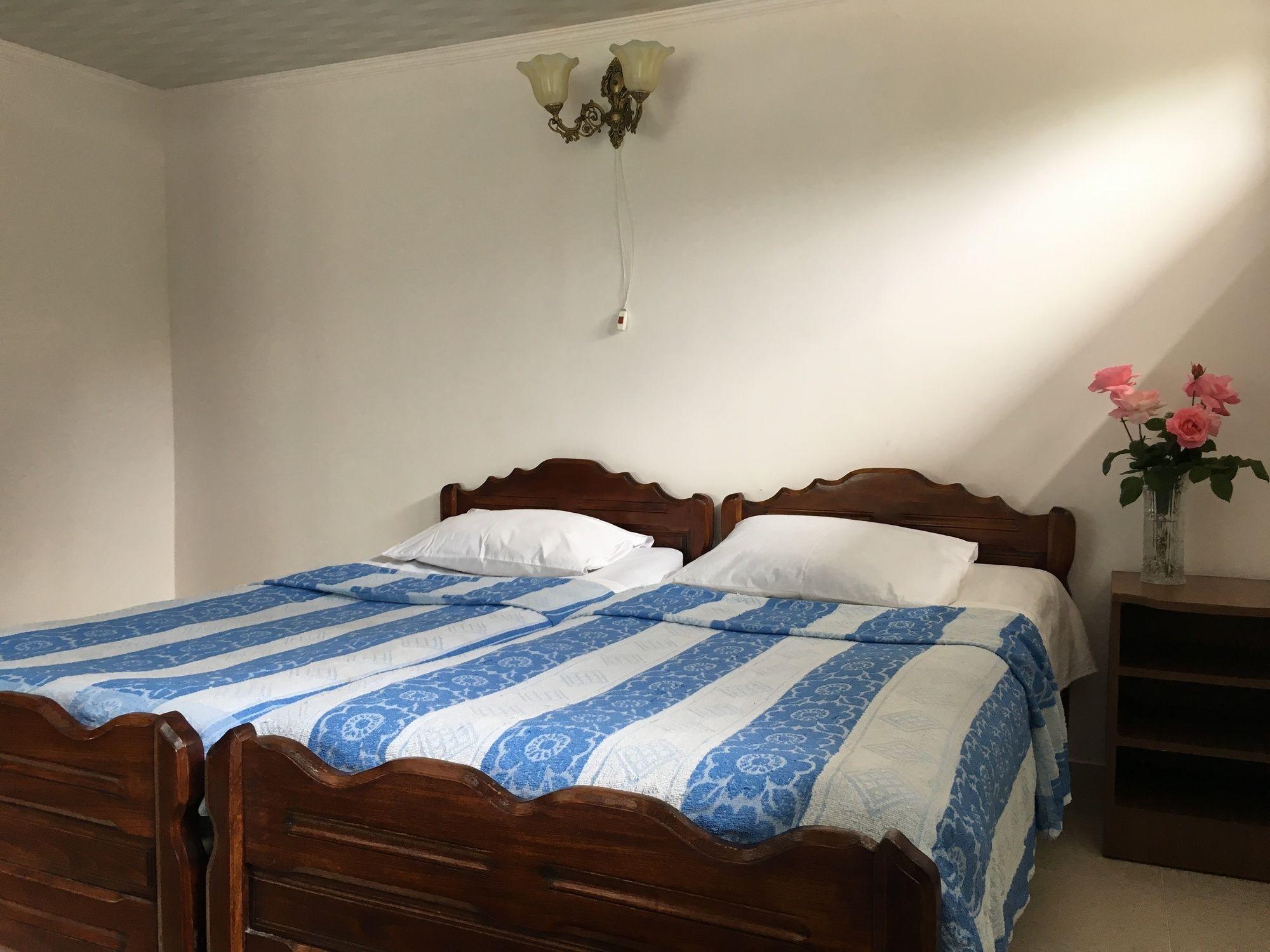 באטומי White Guest House מראה חיצוני תמונה