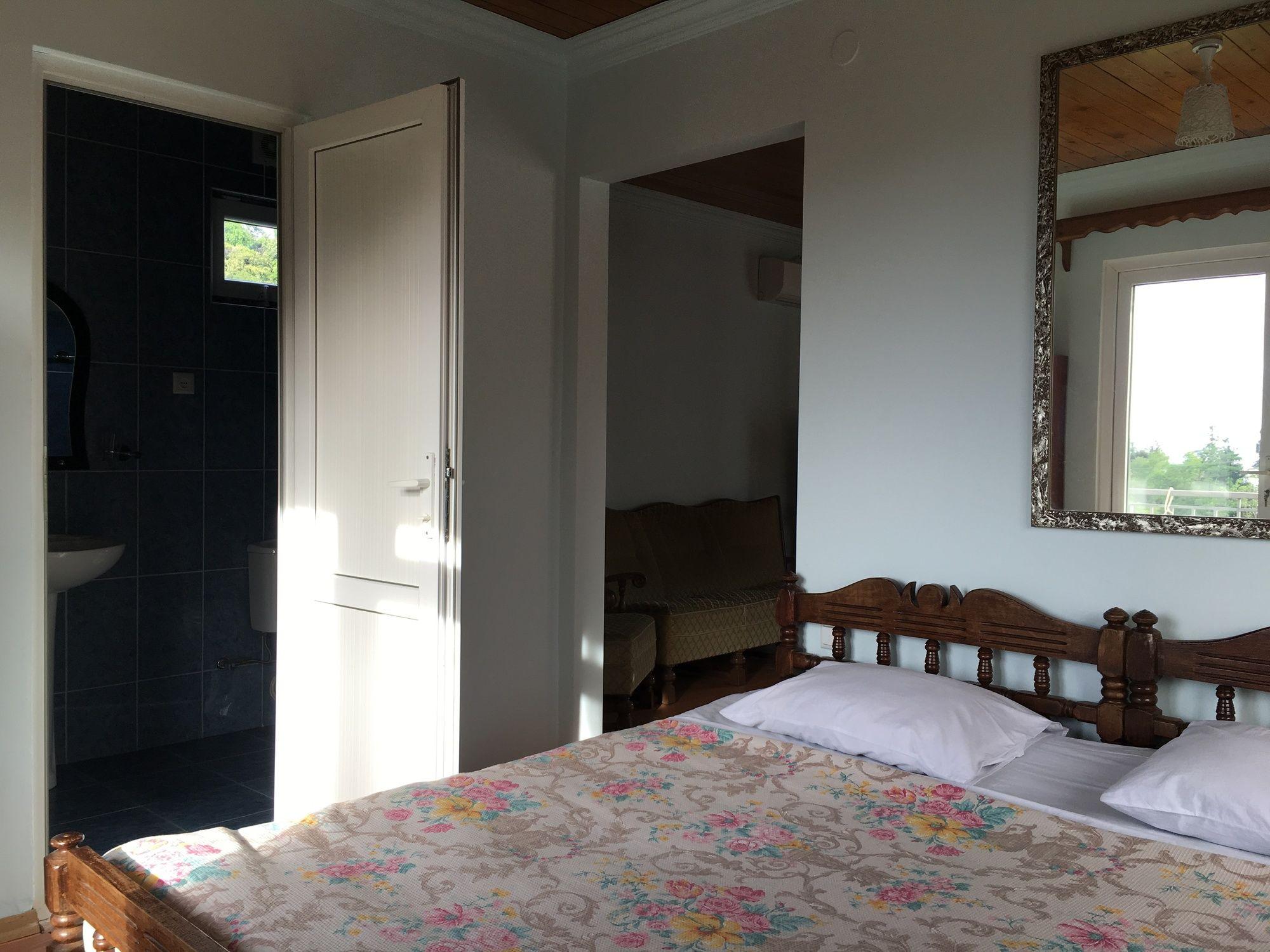 באטומי White Guest House מראה חיצוני תמונה
