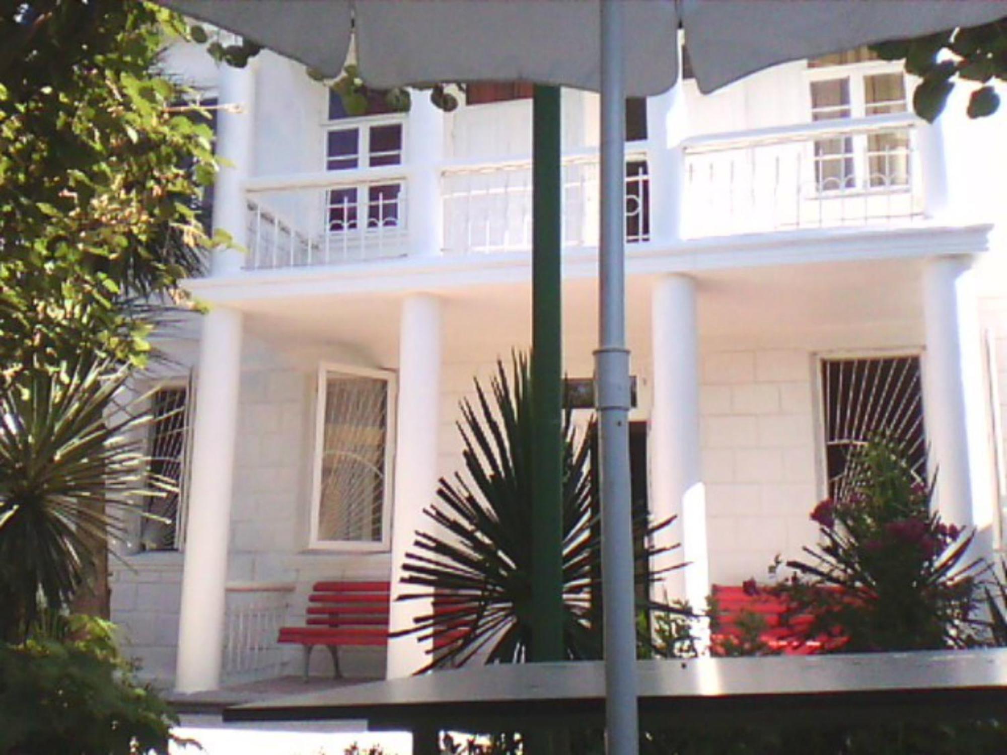 באטומי White Guest House מראה חיצוני תמונה