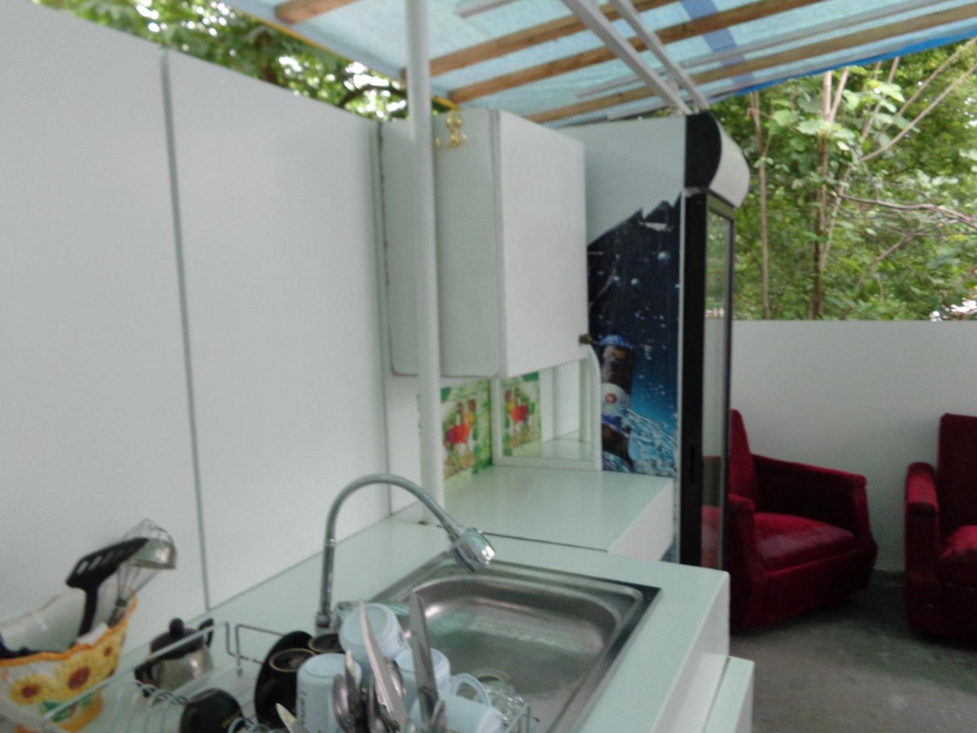 באטומי White Guest House חדר תמונה
