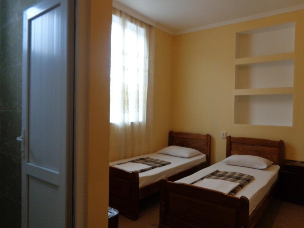 באטומי White Guest House מראה חיצוני תמונה